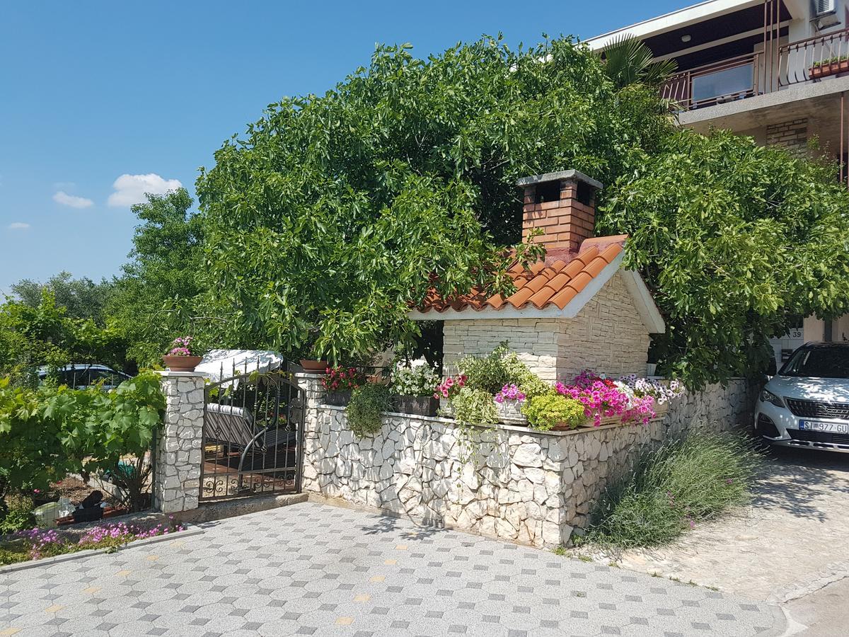 Apartment Adis Σίμπενικ Εξωτερικό φωτογραφία
